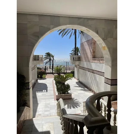 Banus I Puerto Banus Front, Gray D'albion, Gardens, Pool Apartment *